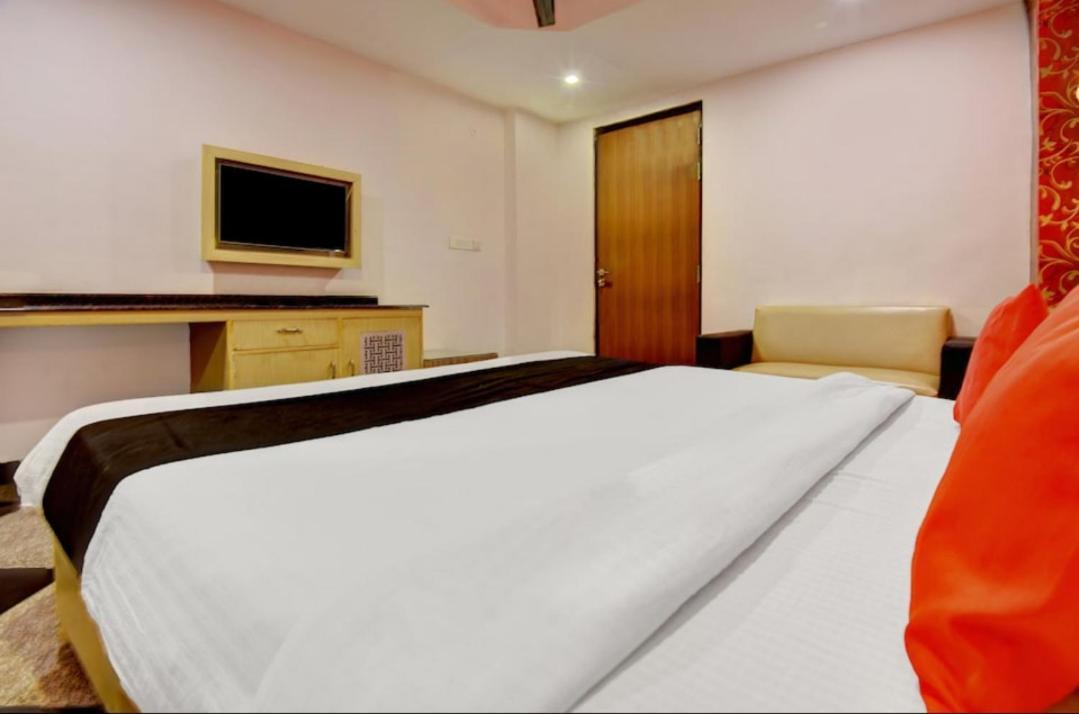 Citi Club Hotell Kānpur Eksteriør bilde