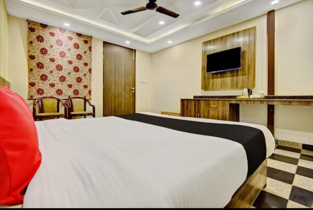 Citi Club Hotell Kānpur Eksteriør bilde