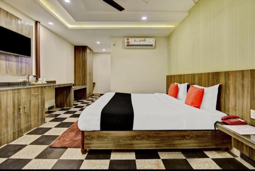 Citi Club Hotell Kānpur Eksteriør bilde